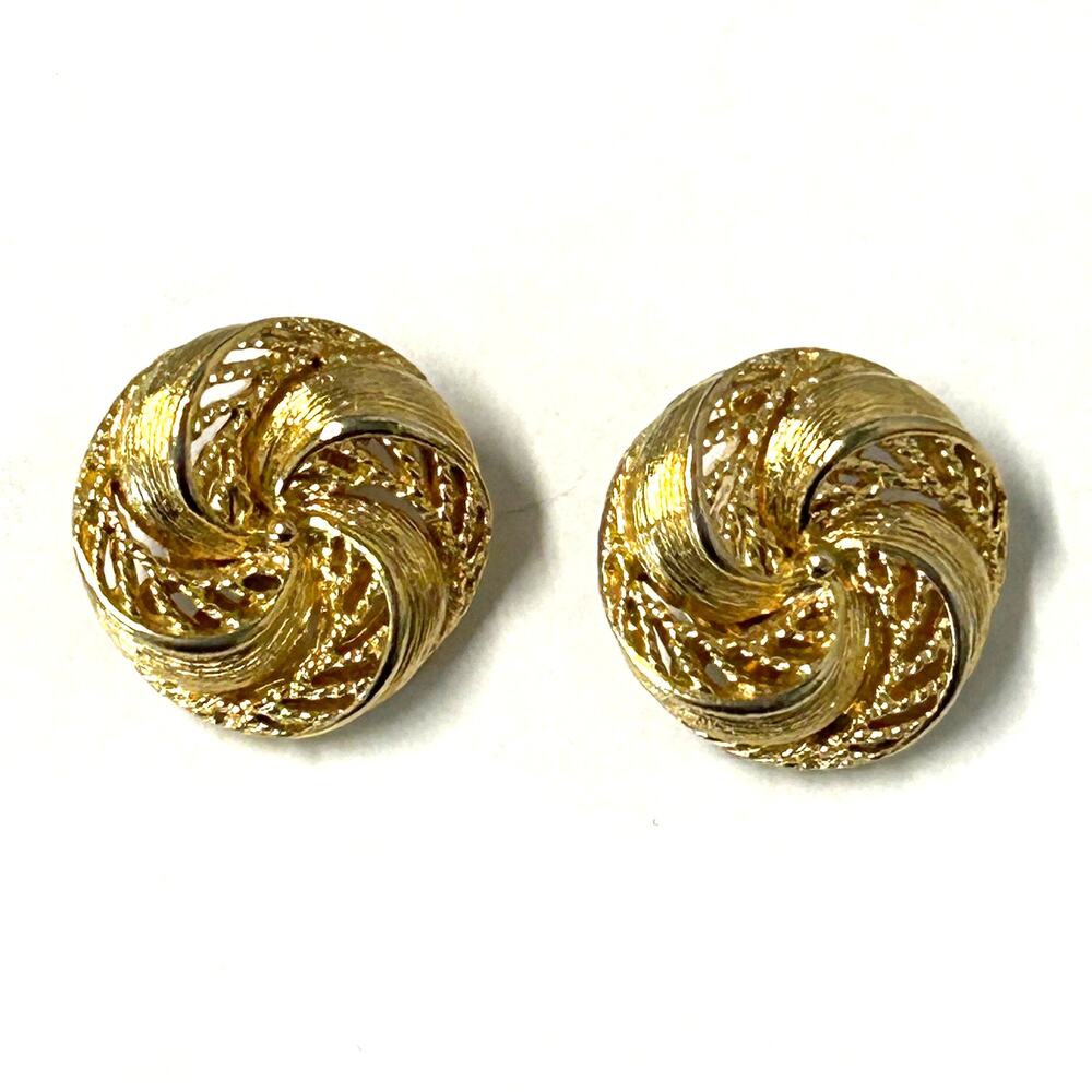 Lisner Vintage Gold Toned Knot or Pin Wheel Style Clip On Earrings‎